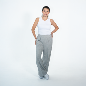 esqueleto mujer pantalón gris