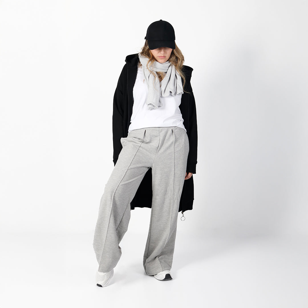 pantalón gris bota ancha